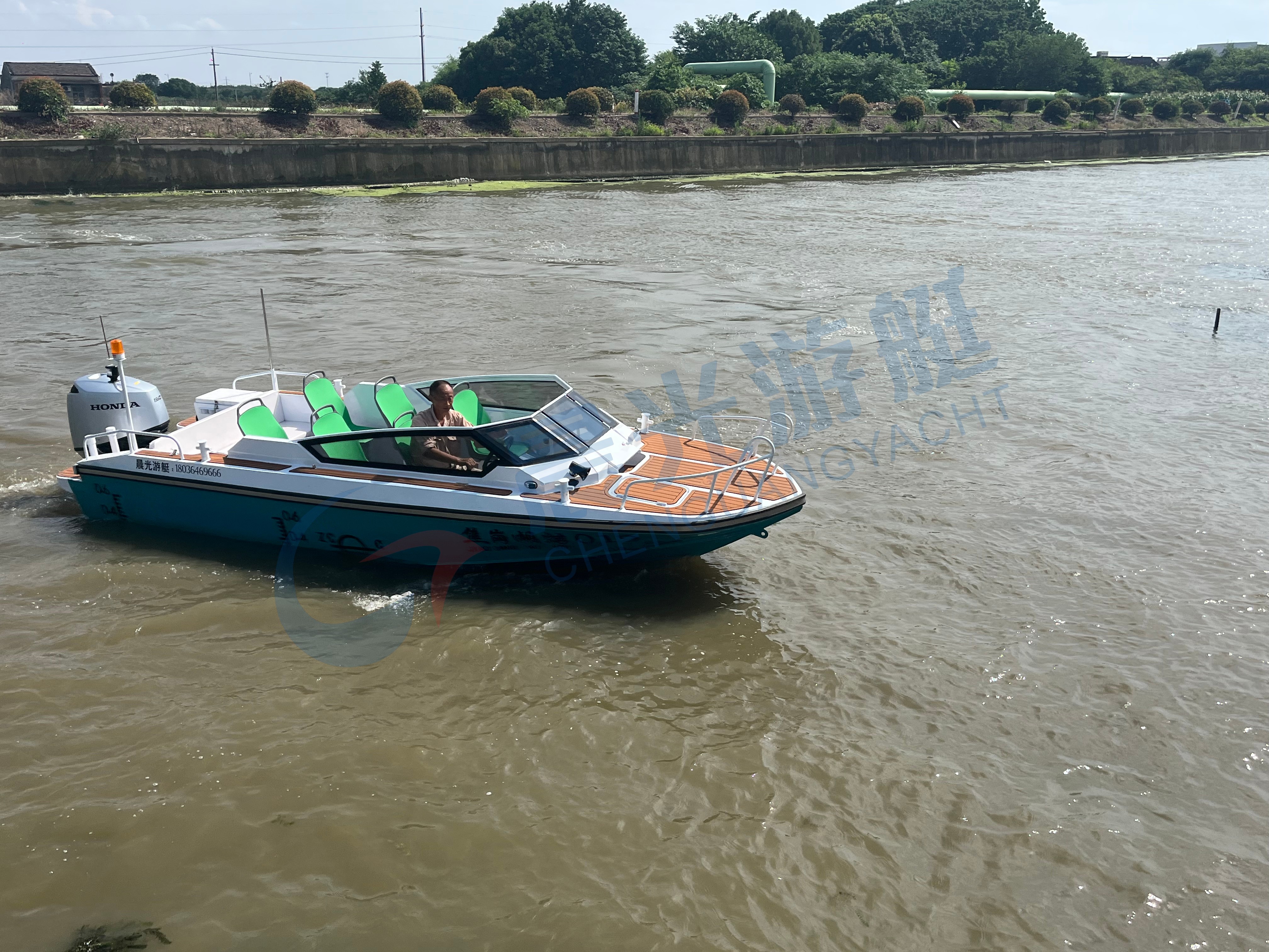  660 敞開(kāi)艇